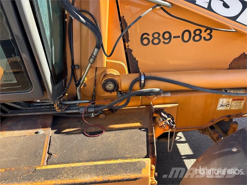 CASE 570MXT Gumikerekes homlokrakodók
