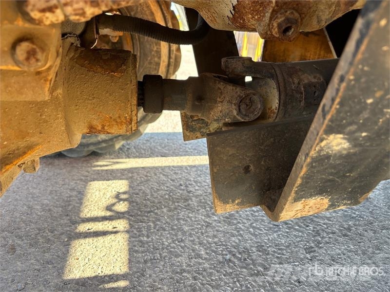CASE 570MXT Gumikerekes homlokrakodók