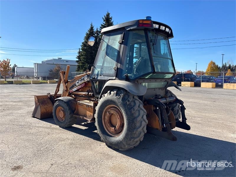 CASE 570MXT Gumikerekes homlokrakodók