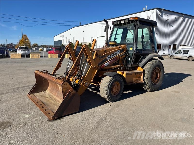 CASE 570MXT Gumikerekes homlokrakodók