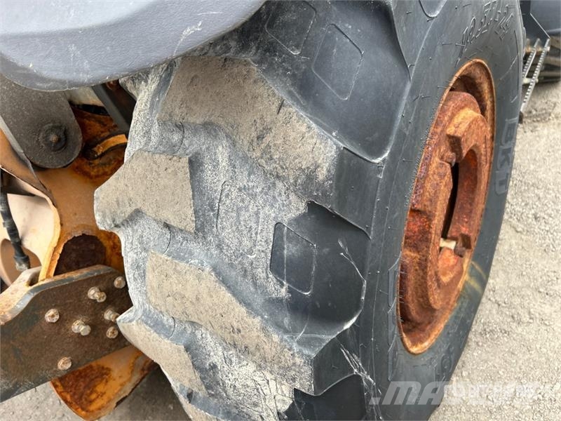 CASE 570MXT Series III Landscape Loader Wheel loaders