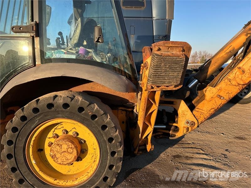 CASE 580 Super M Series 2 لوادر ذات جرافات عكسية