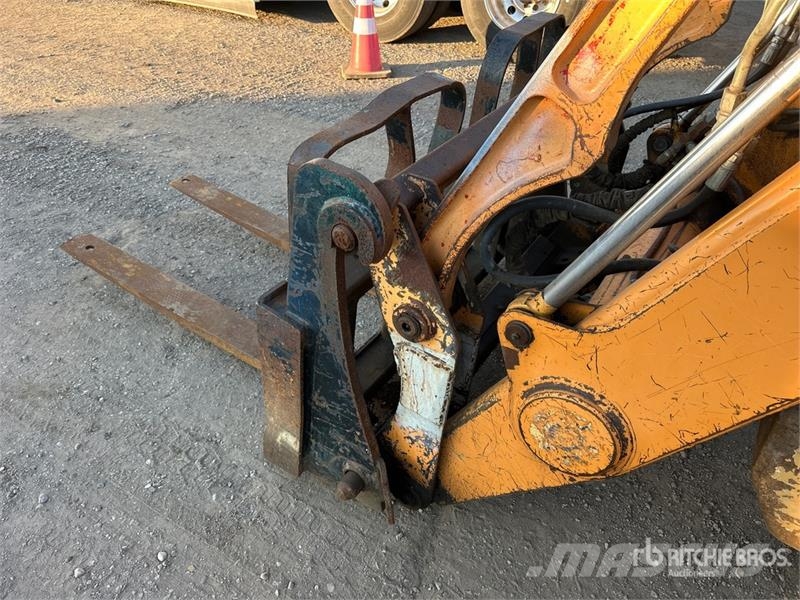 CASE 580 Super M Series 2 لوادر ذات جرافات عكسية