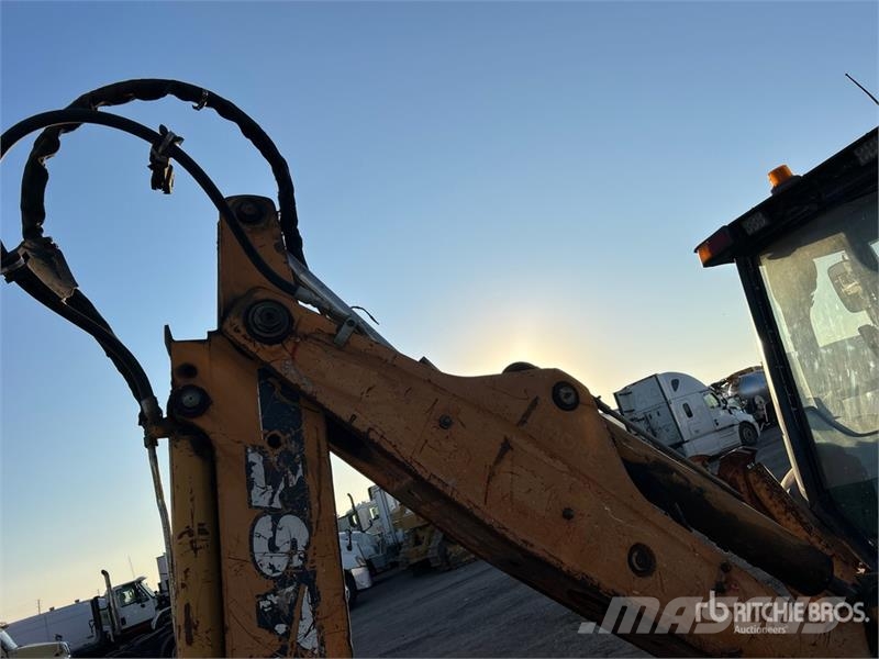 CASE 580 Super M Series 2 لوادر ذات جرافات عكسية