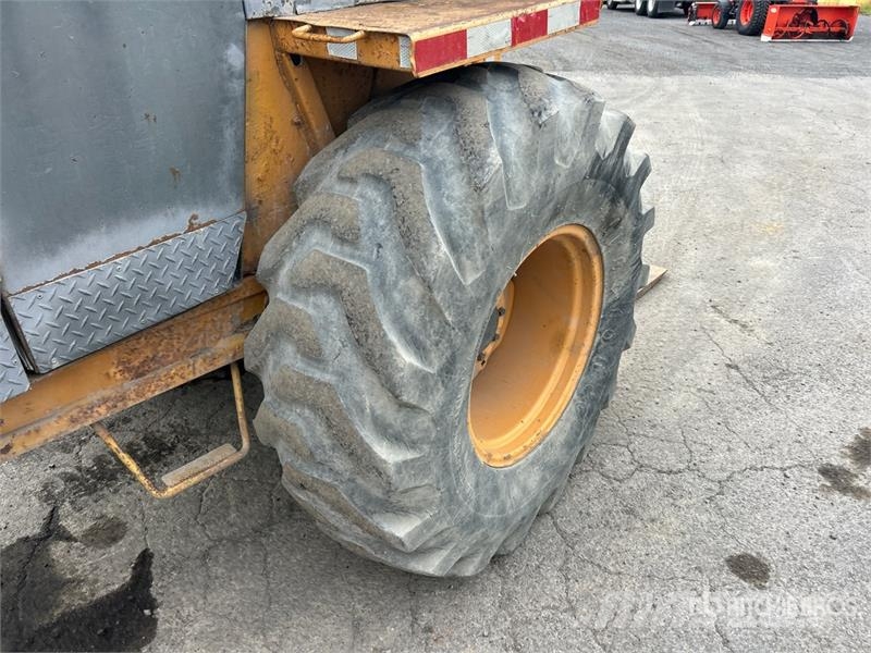 CASE 586 6000 lb 4x2 Rough Terrain Forklift Montacargas todo terreno