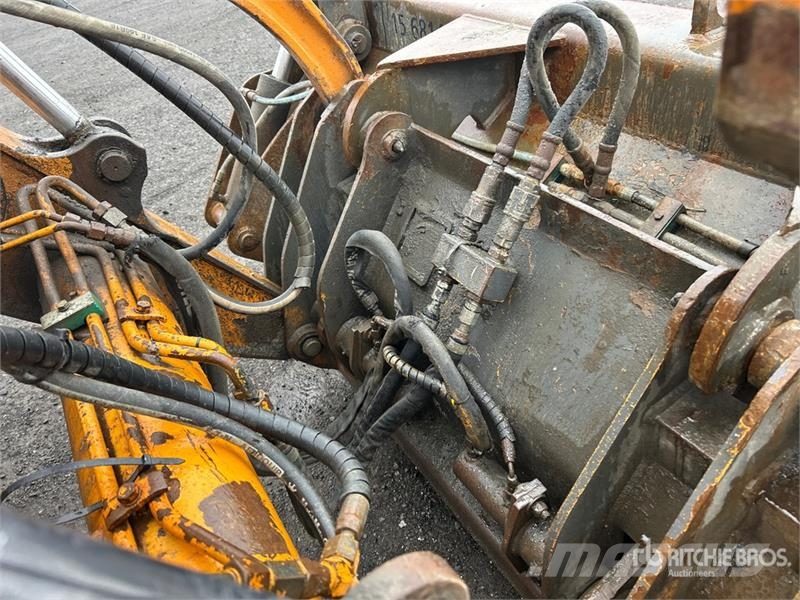 CASE 590 Super N Tractopelle