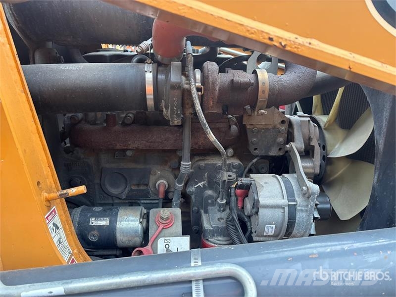 CASE 590SN 4x4 Backhoe Loader Retroescavadoras