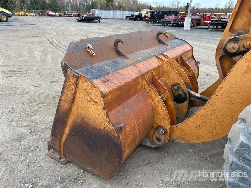 CASE 621B Wheel Loader Iekrāvēji uz riteņiem