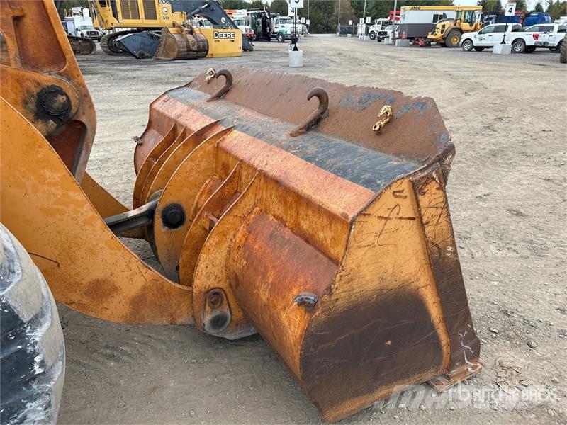 CASE 621B Wheel Loader Iekrāvēji uz riteņiem