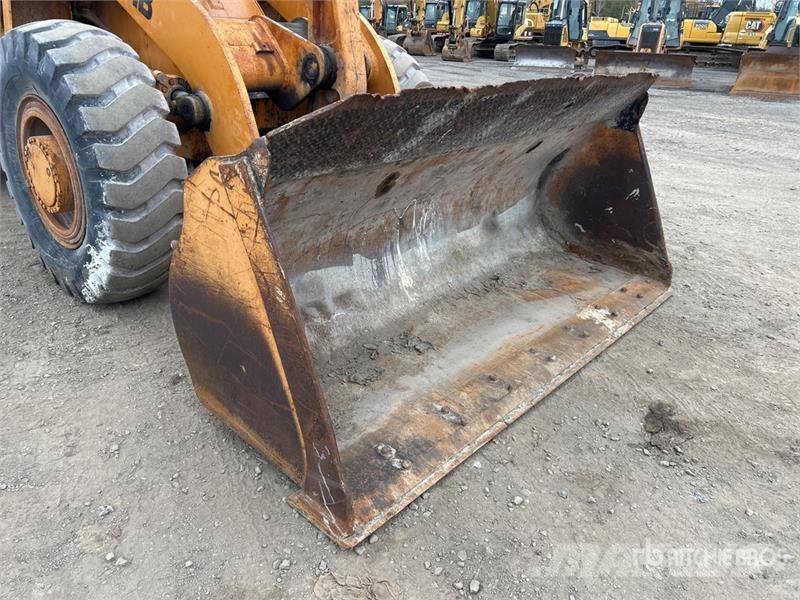 CASE 621B Wheel Loader Iekrāvēji uz riteņiem