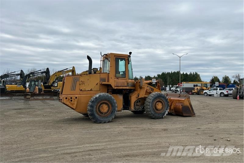 CASE 621B Wheel Loader Iekrāvēji uz riteņiem