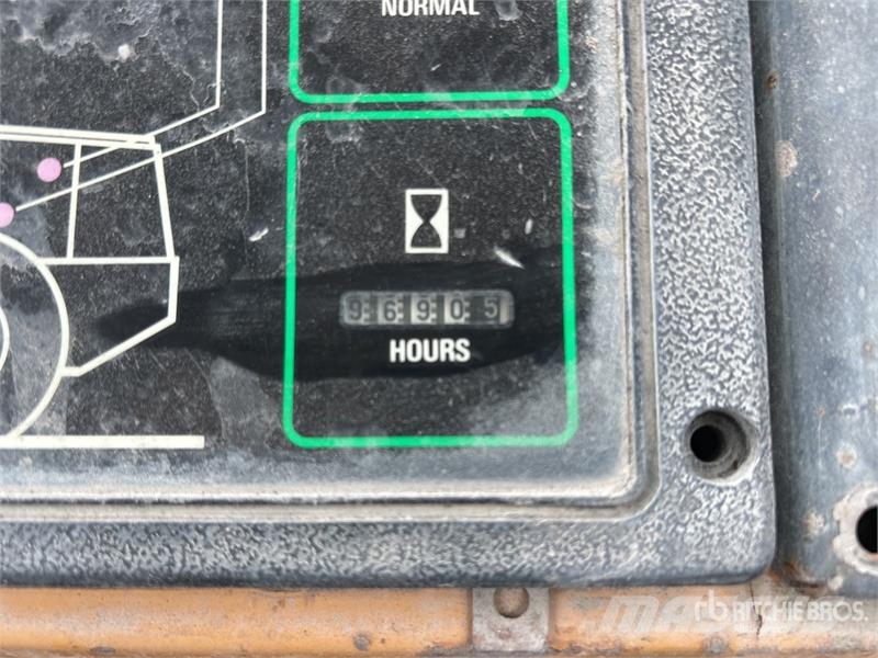 CASE 621B Wheel Loader Iekrāvēji uz riteņiem