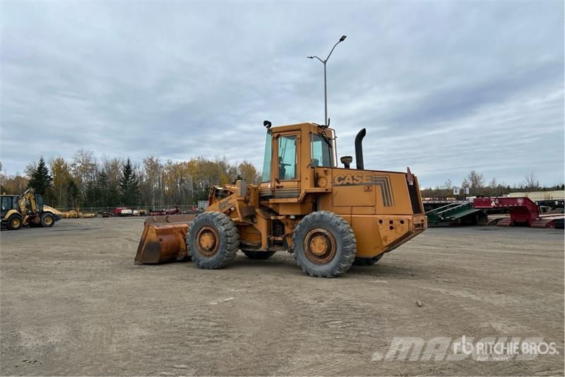 CASE 621B Wheel Loader Iekrāvēji uz riteņiem