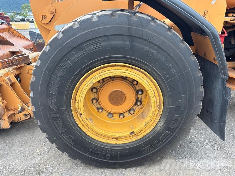CASE 621D Carregadeiras de rodas