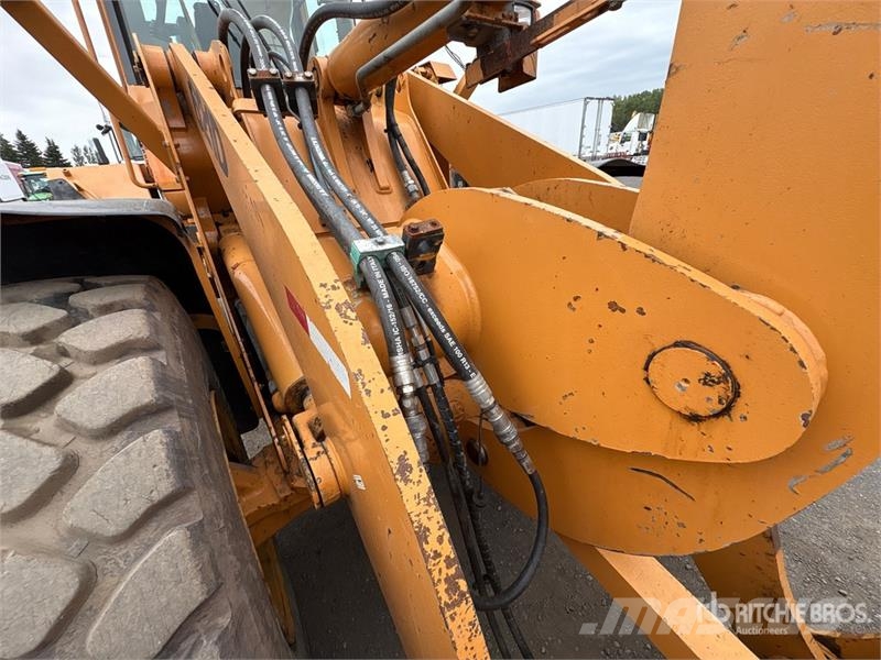 CASE 621D Carregadeiras de rodas