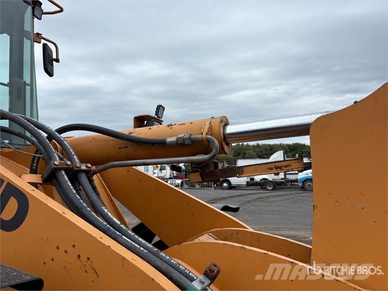 CASE 621D Carregadeiras de rodas