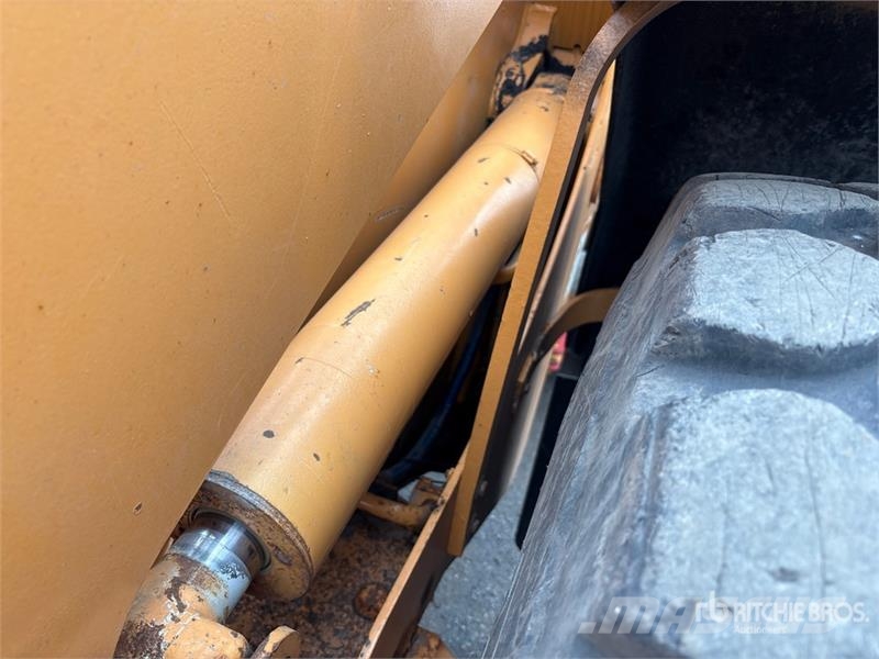 CASE 621D Carregadeiras de rodas
