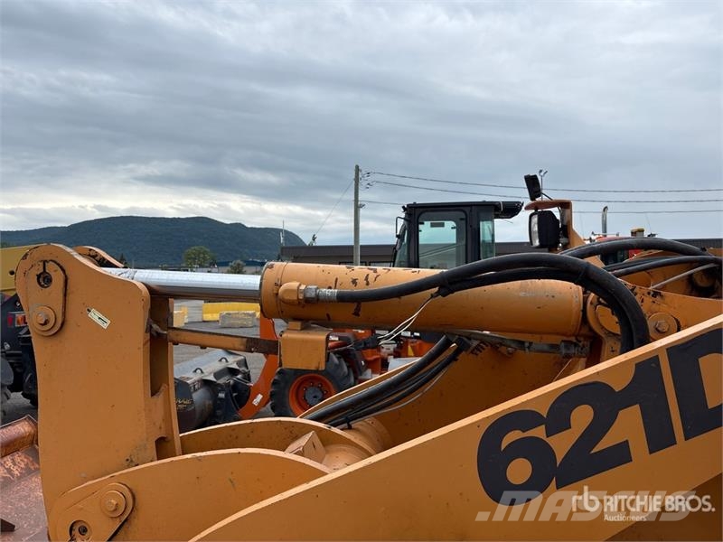 CASE 621D Carregadeiras de rodas
