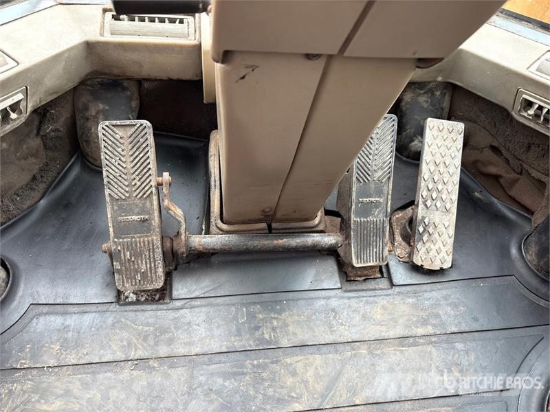 CASE 621D Carregadeiras de rodas