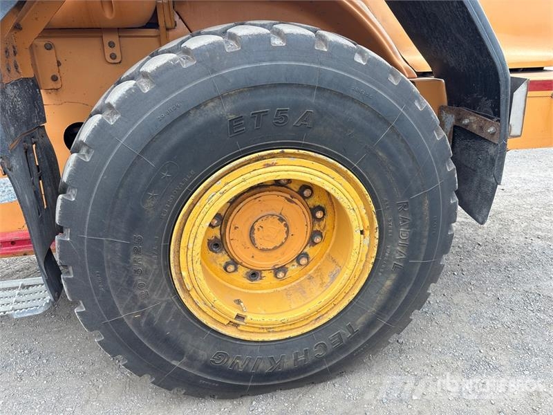 CASE 621D Carregadeiras de rodas