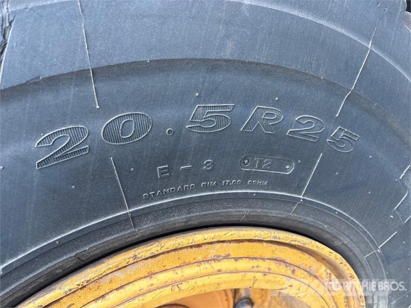 CASE 621D Carregadeiras de rodas