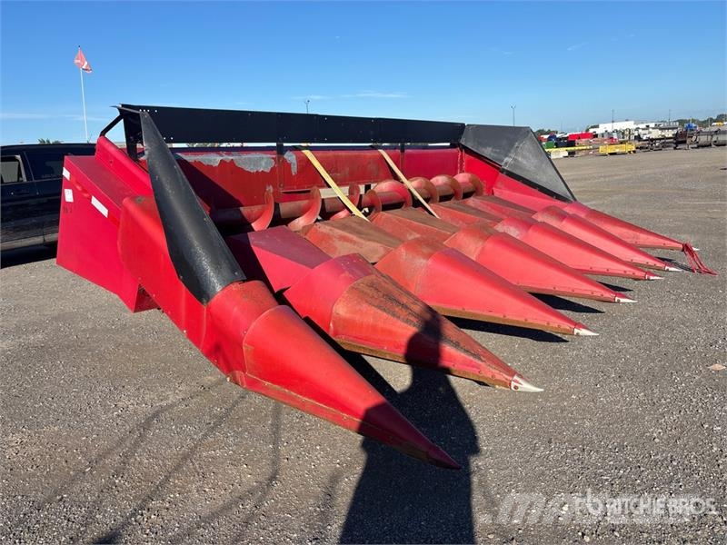 Case IH 1063 6 Row 15 ft Corn Combine Header رؤوس الحصادات الدراسات