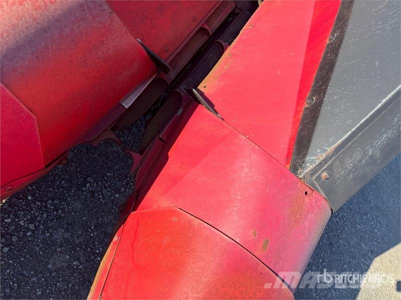 Case IH 1063 6 Row 15 ft Corn Combine Header رؤوس الحصادات الدراسات