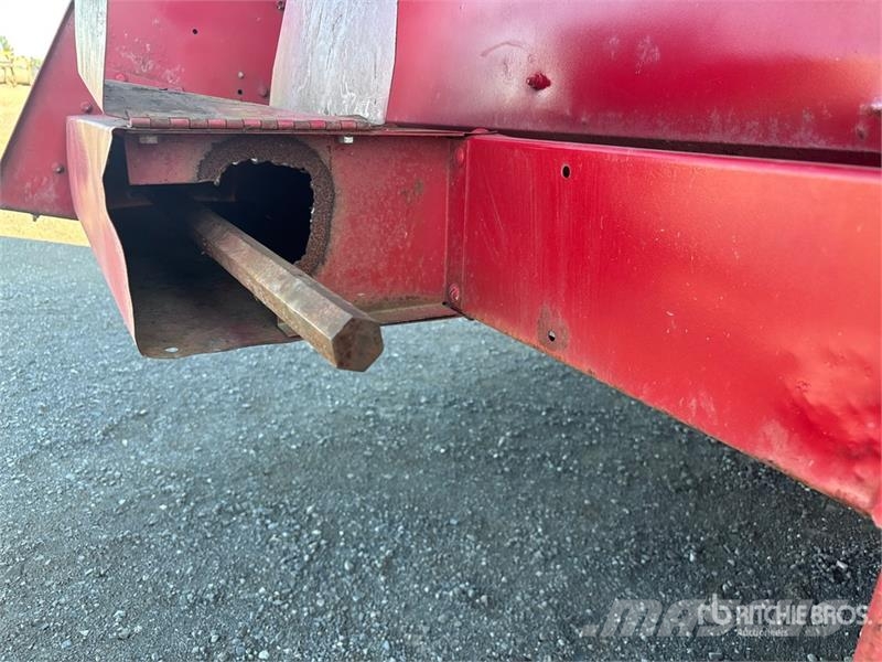 Case IH 1063 6 Row 15 ft Corn Combine Header رؤوس الحصادات الدراسات