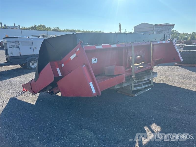 Case IH 1063 6 Row 15 ft Corn Combine Header رؤوس الحصادات الدراسات