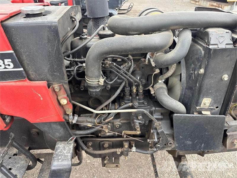 Case IH 235 2WD Utility Tractor Taajamatraktorit