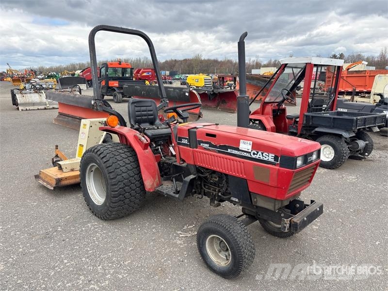 Case IH 235 2WD Utility Tractor Taajamatraktorit