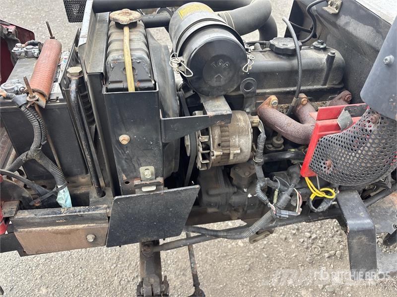 Case IH 235 2WD Utility Tractor Taajamatraktorit