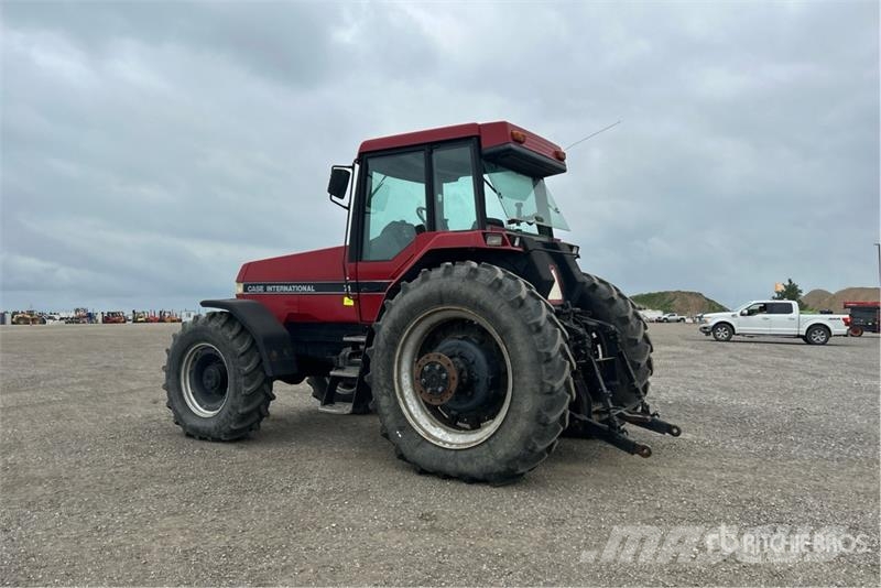 Case IH 7110 4WD Tractor Трактори