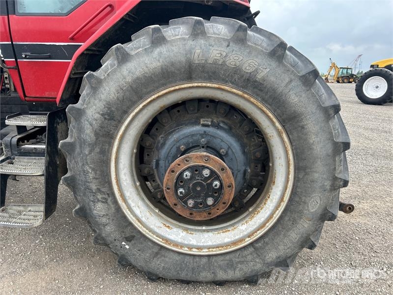 Case IH 7110 4WD Tractor Трактори