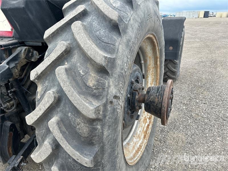 Case IH 7110 4WD Tractor Трактори
