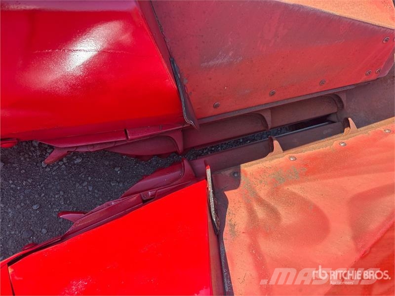 Case IH 943 4 Row 10 ft Corn Combine Header رؤوس الحصادات الدراسات