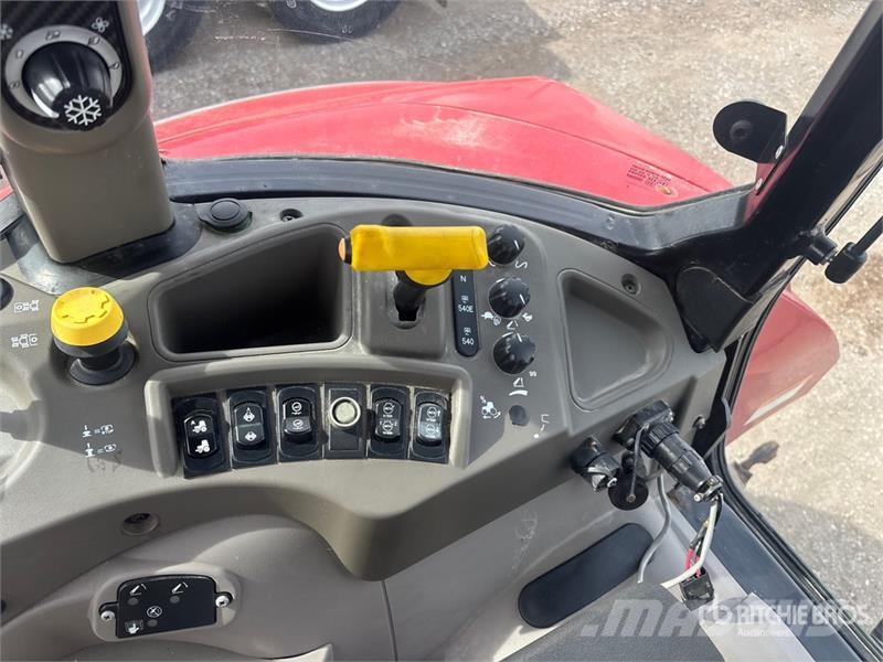 Case IH Farmall 115U 4WD Tractor Traktorok