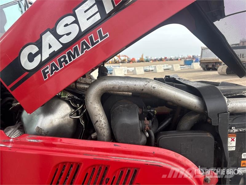 Case IH Farmall 115U 4WD Tractor Traktorok