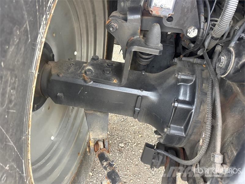 Case IH Farmall 115U 4WD Tractor Traktorok