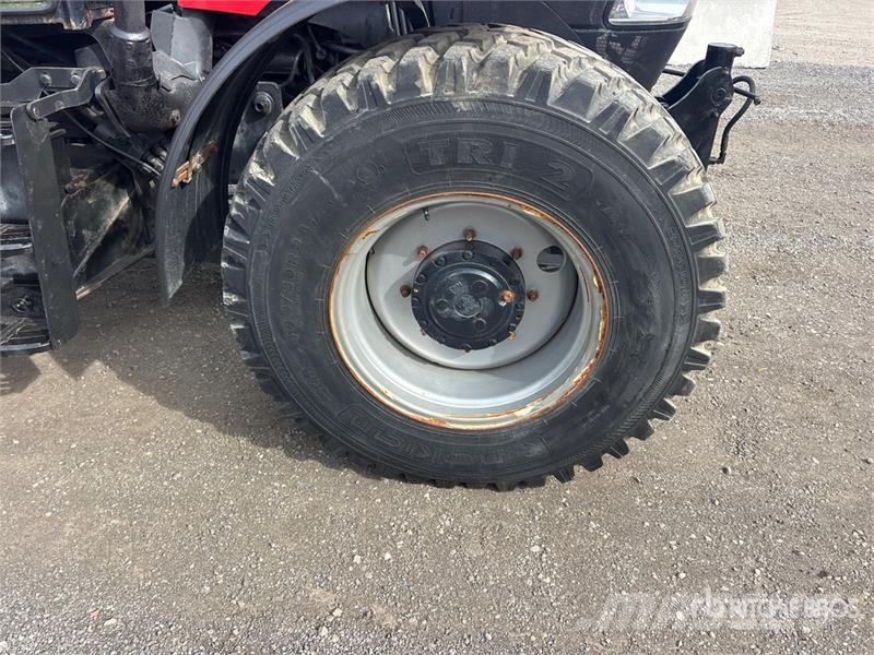 Case IH Farmall 115U 4WD Tractor Traktorok
