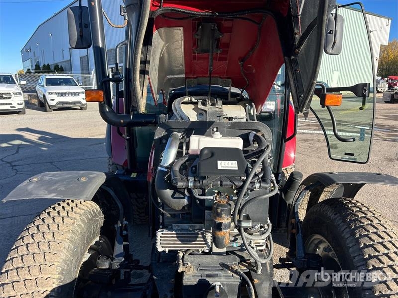 Case IH Farmall 75C 4WD Tractor Traktory