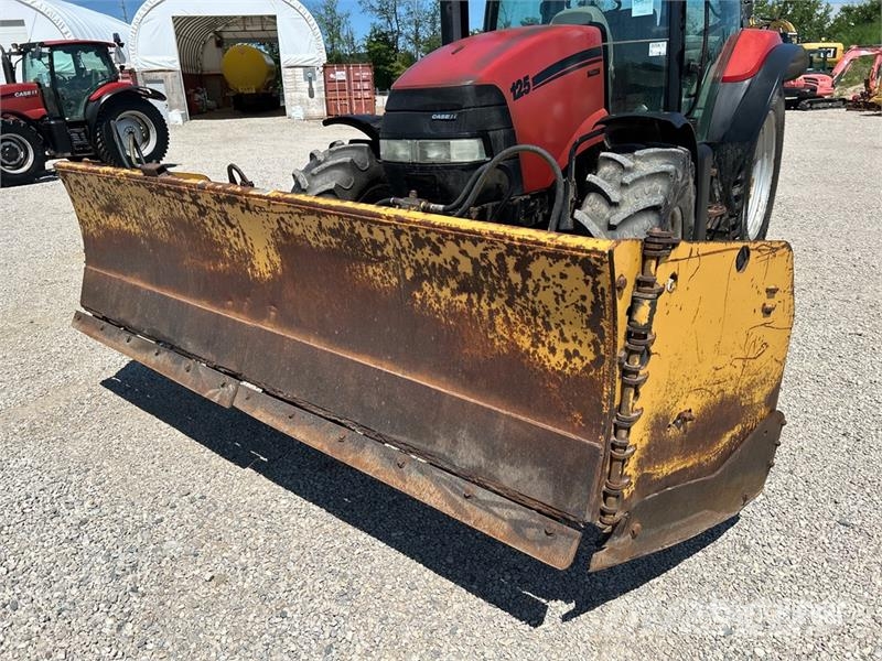 Case IH Maxxum 125 4WD Tractor Trattori