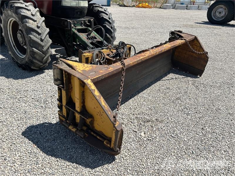 Case IH Maxxum 125 4WD Tractor Trattori
