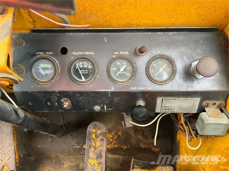 CASE W14 Gumikerekes homlokrakodók