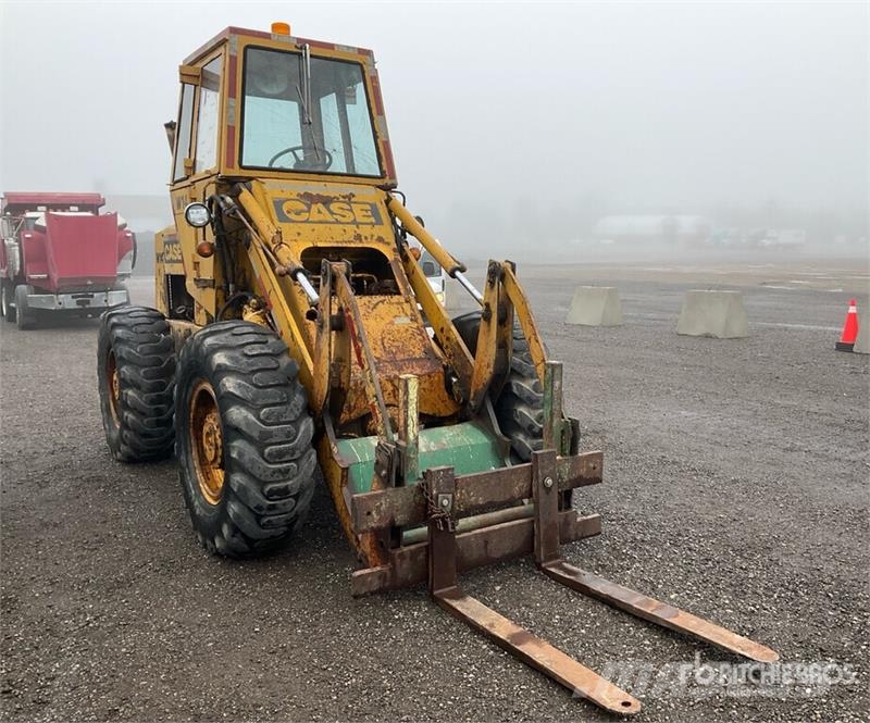CASE W14 Gumikerekes homlokrakodók