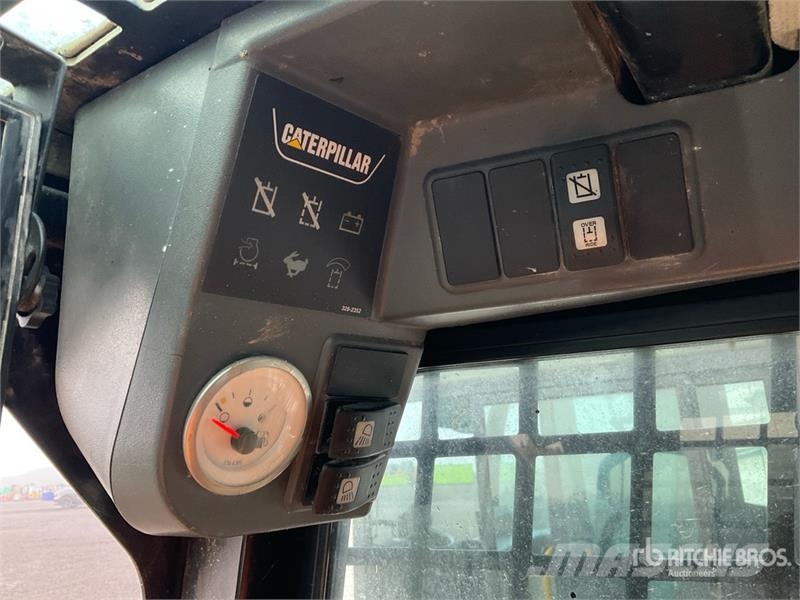 CAT 226B3 Skid Steer Loader Šmykom riadené nakladače