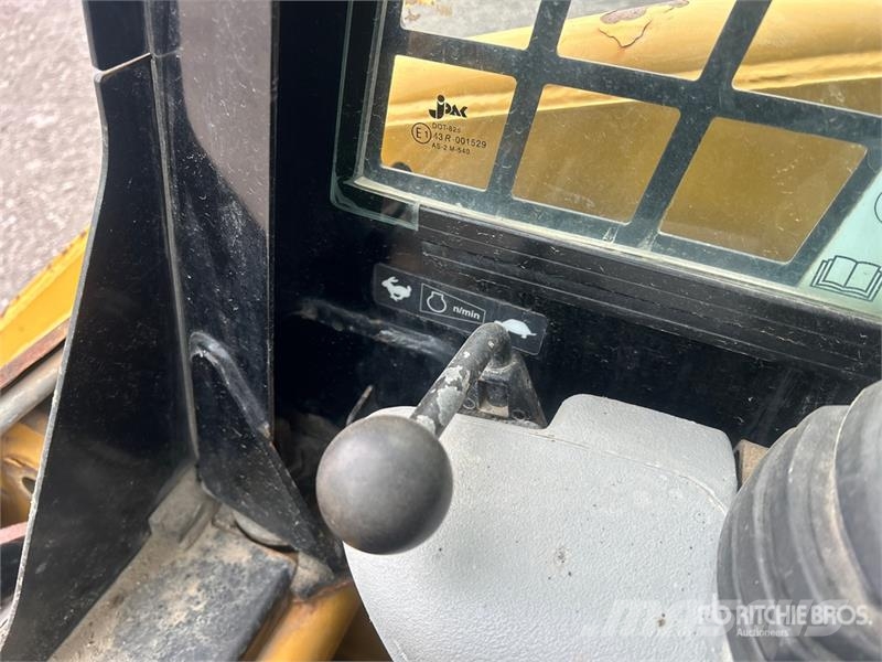 CAT 226B3 Skid Steer Loader Skid steer mini utovarivači