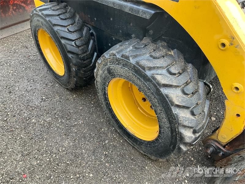 CAT 226B3 Skid Steer Loader Šmykom riadené nakladače