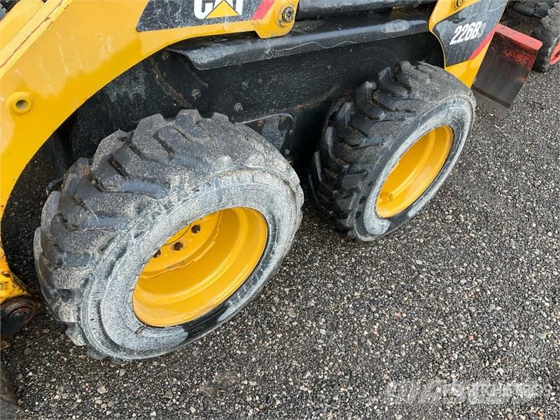 CAT 226B3 Skid Steer Loader Šmykom riadené nakladače
