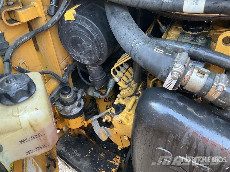 CAT 226B3 Skid Steer Loader Šmykom riadené nakladače